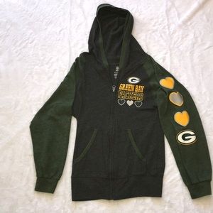 Green Bay Packers zip up